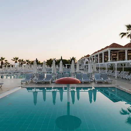 Club Tarhan Serenity Hotel